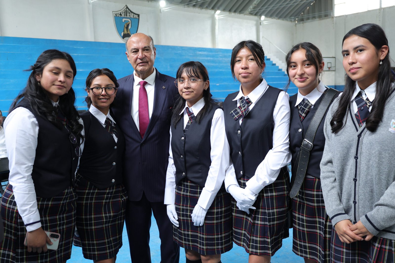 Julio Menchaca consolida transformación educativa en Hidalgo