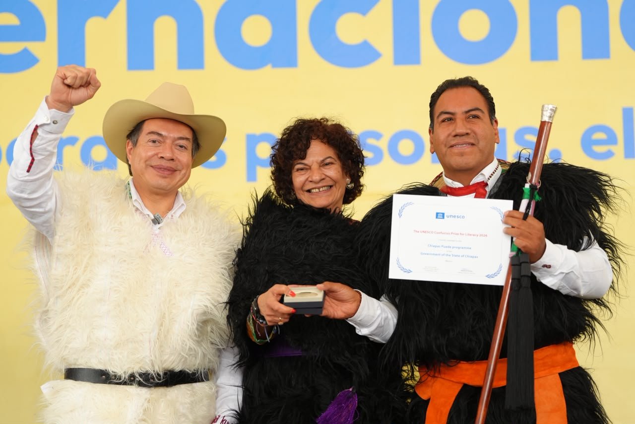 Alfabetización, una acción de justicia, equidad y amor: Mario Delgado Alfabetización, una acción de justicia, equidad y amor: Mario Delgado