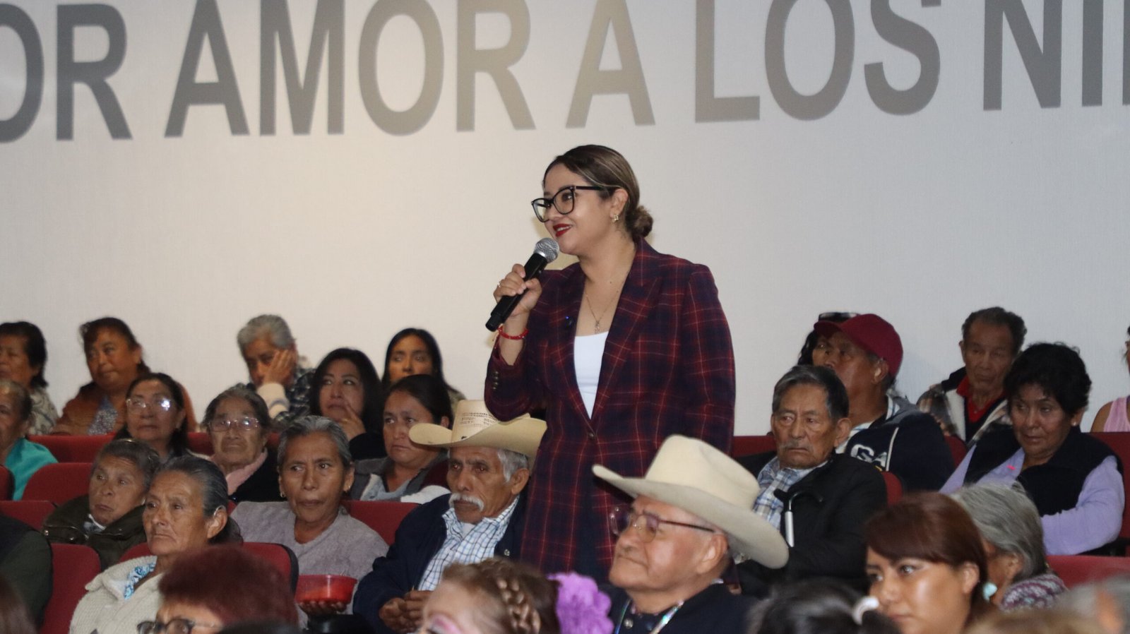 Más de mil 700 hidalguenses recuperan la posibilidad de escuchar y comunicarse mejor
