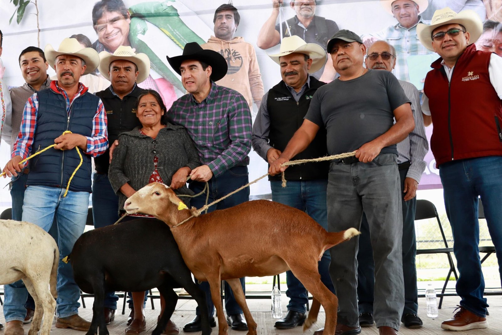 Productores de Chapantongo y Progreso de Obregón recibieron insumos por 9.7 mdp